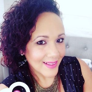 Meet your Posher, Angela